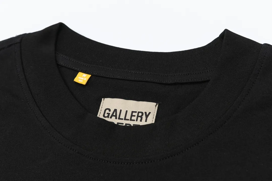 Model D138 Gallery dept American trendy brand printed high street short-sleeved T-shirt. The printing is breathable, soft and non-sticky. After shrinking and shaping, it is soft, comfortable and breathable. It does not pill, fade or deform, S to XL, p106